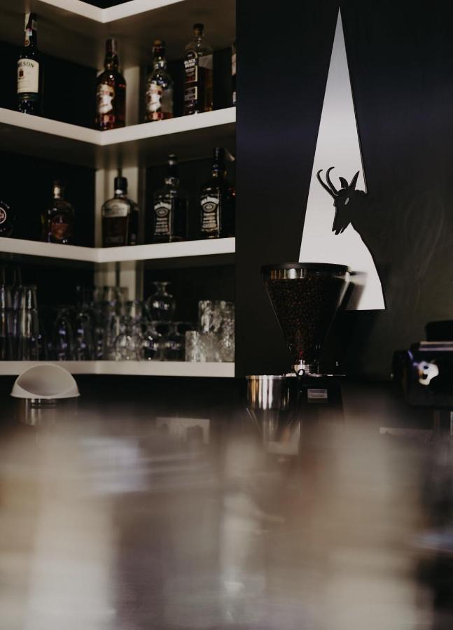 Pensiune Restaurant Capra Neagra Moisei Extérieur photo
